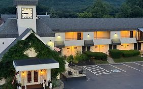 The Black Mountain Inn